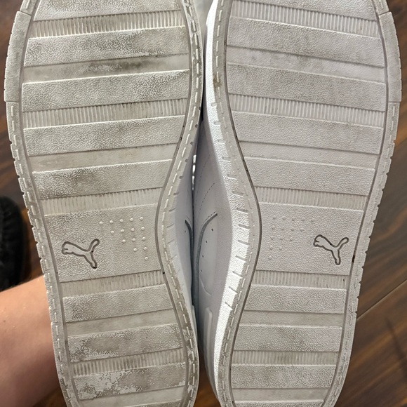 PUMA White Leather Sneakers Shoes Women’s Size 11 Gold Logo Casual Low Top - Picture 9 of 9